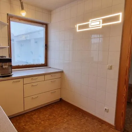 아파트 Large With Garden